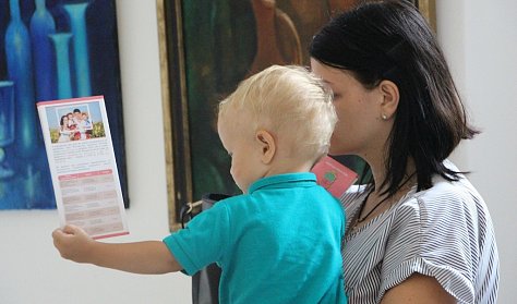 Выплаты приемным родителям, опекунам, патронатным воспитателям увеличатся